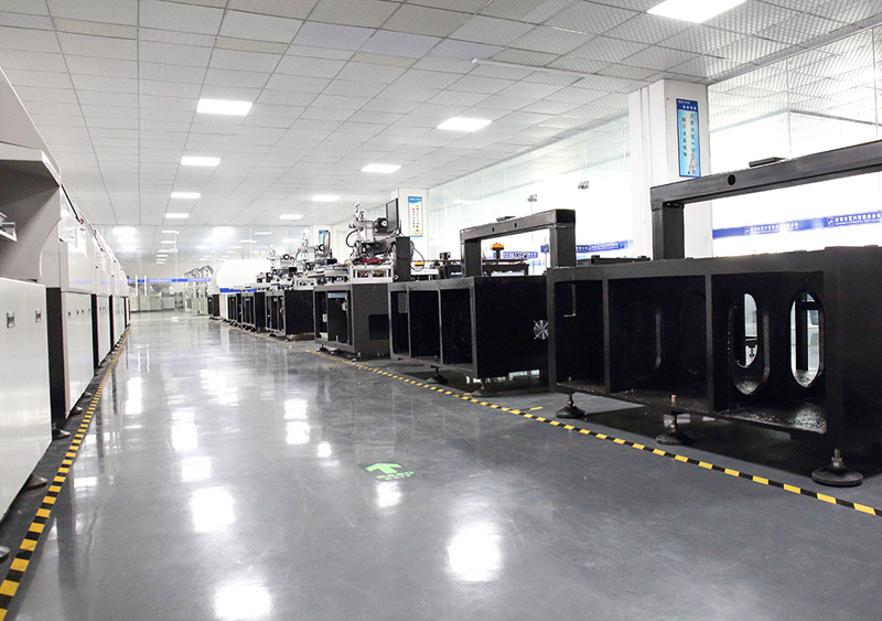 自动化升级：立式插件机在电源充电器制造中的核心地位