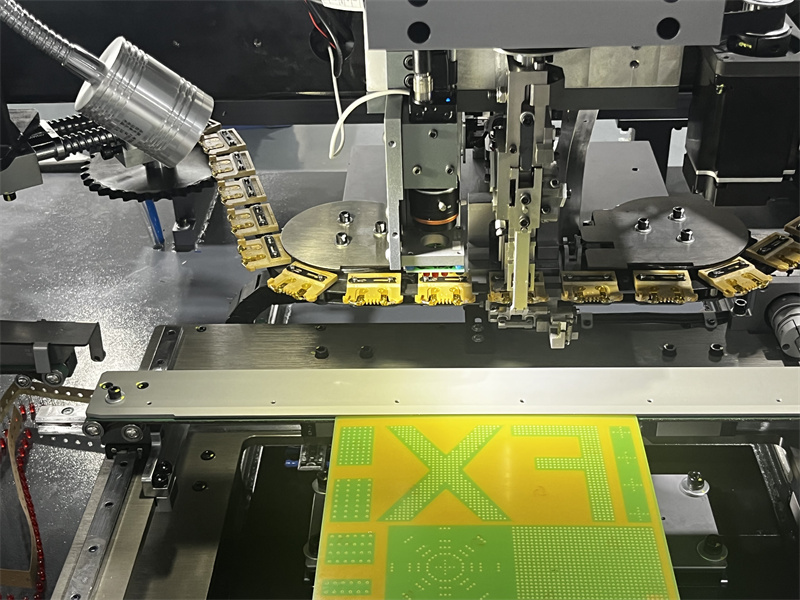 智能互联：云技术在插件机远程管理和优化中的应用