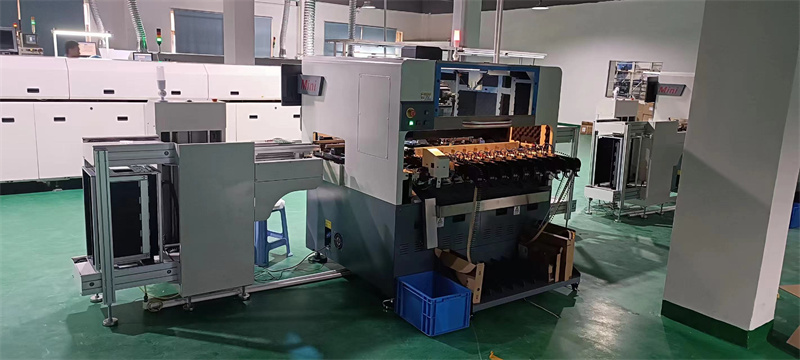 工业自动化浪潮：插件机在机器人制造领域的应用与前景